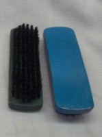 Cepillo para calzados, de cerda natural y madera